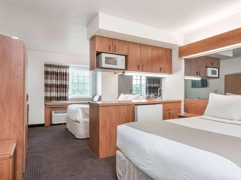 Microtel Inn & Suites By Wyndham Rice Lake Exterior foto