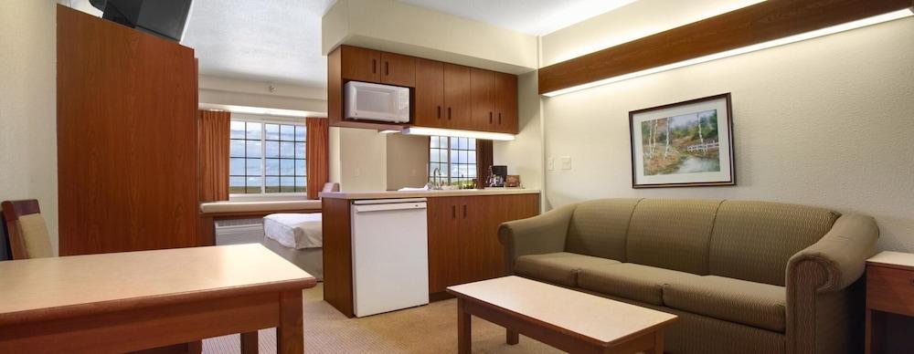 Microtel Inn & Suites By Wyndham Rice Lake Exterior foto