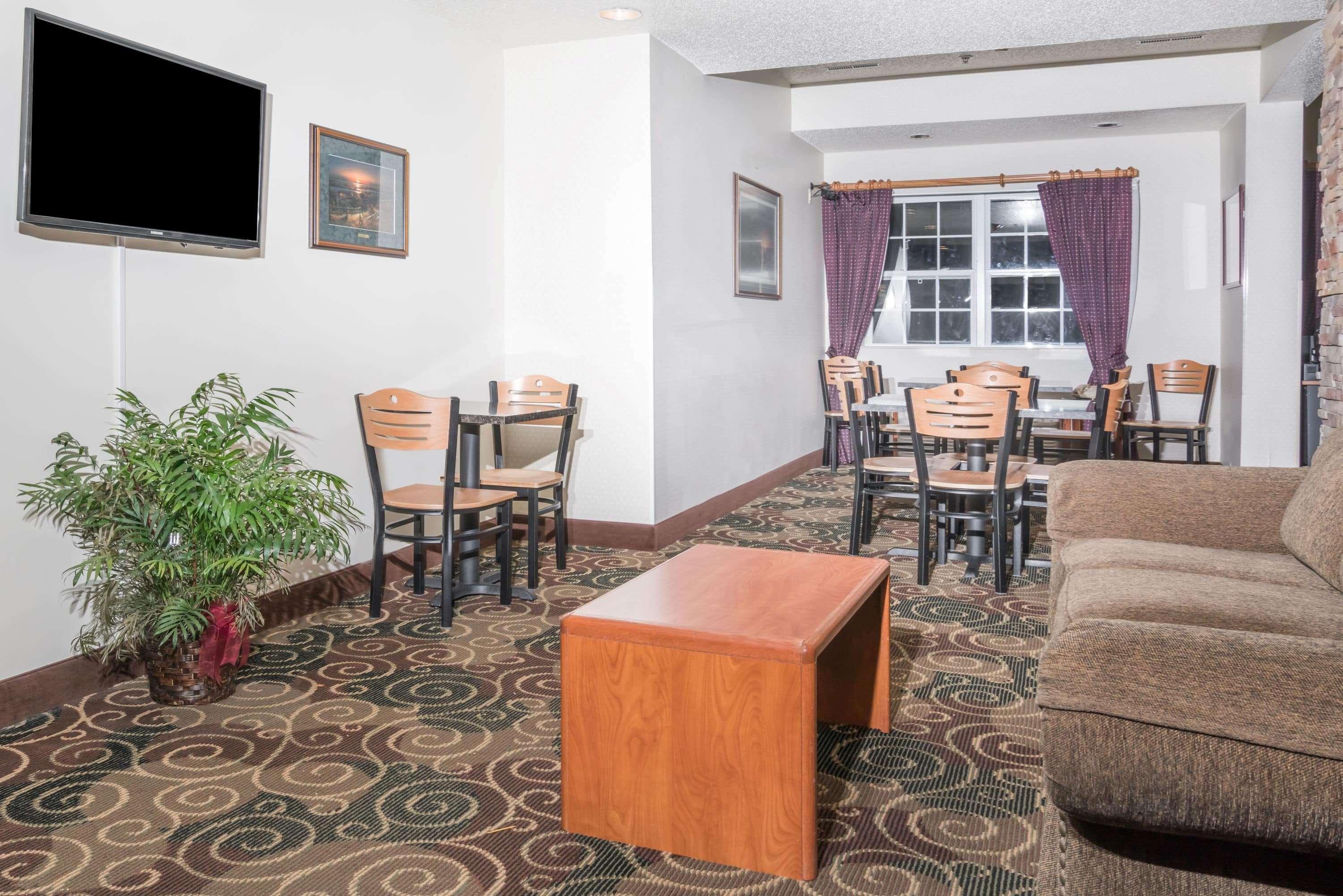 Microtel Inn & Suites By Wyndham Rice Lake Exterior foto