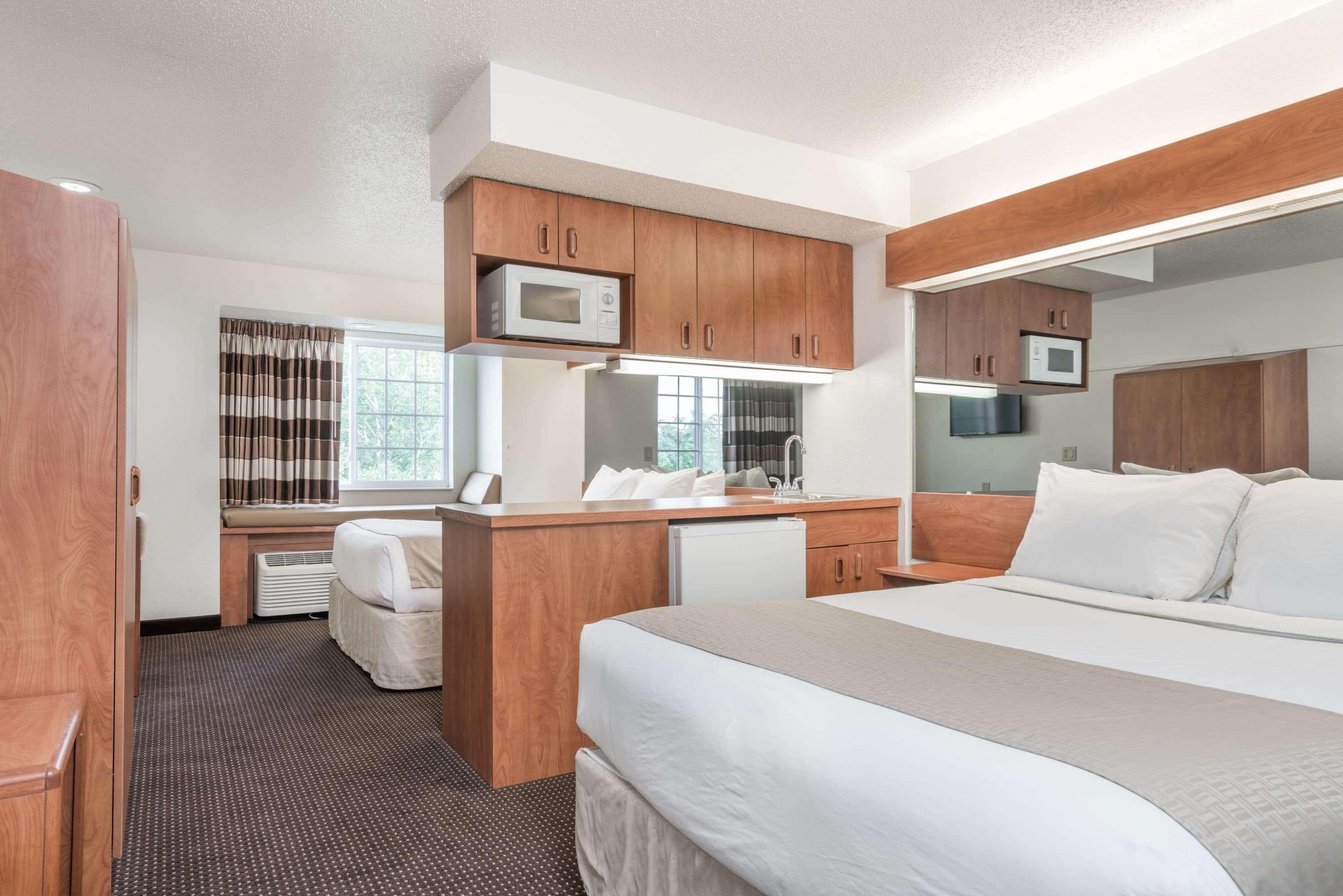 Microtel Inn & Suites By Wyndham Rice Lake Exterior foto