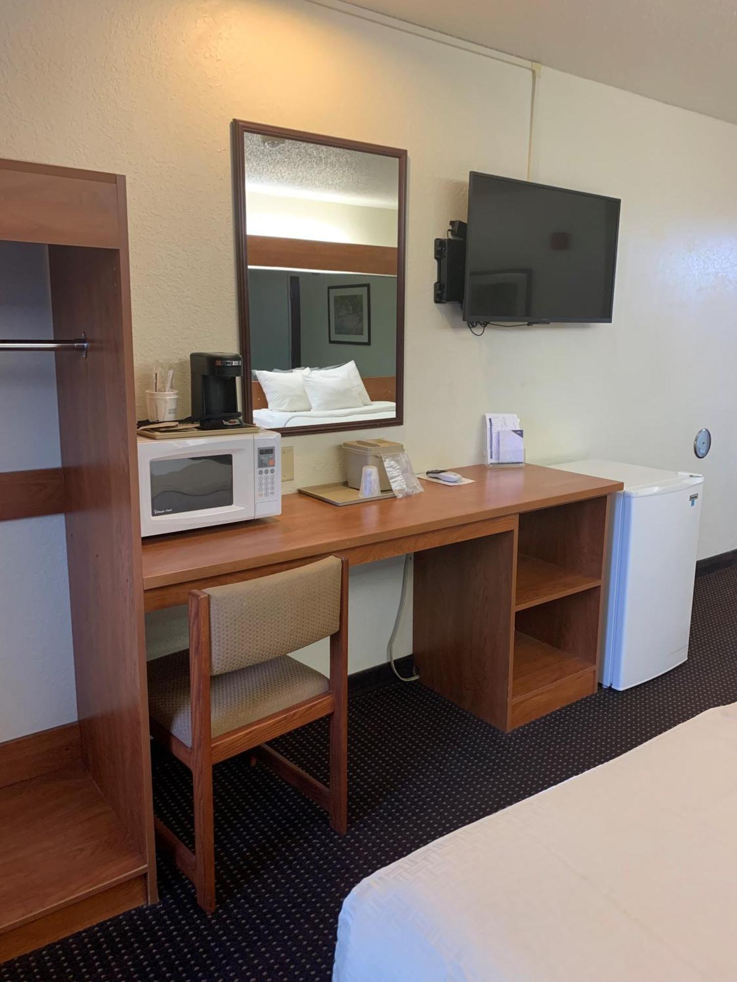 Microtel Inn & Suites By Wyndham Rice Lake Exterior foto